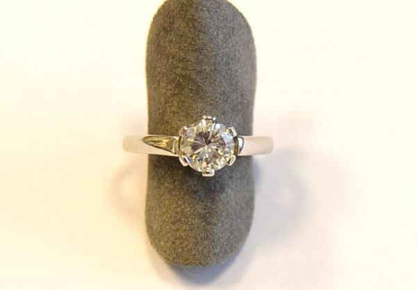  Anello in platino e diamante                                              