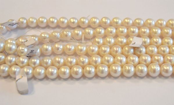   Sei fili di perle di fiume , mm 10  per complessivi g 330 