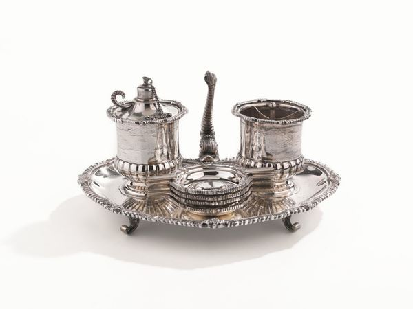   SET DA SCRIVANIA, ROMA, SECOLO XX, ARGENTIERE SERRA    - Asta Gioielli, argenti, modernariato, mobili e dipinti - Poggio Bracciolini Casa d'Aste