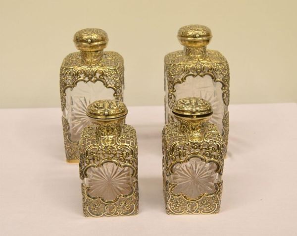 Quattro bottiglie, Inghilterra  sec. XIX, in cristallo e argento 