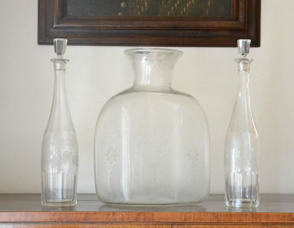  Vaso e due bottiglie, sec. XIX e XX,    - Asta Gioielli, argenti, modernariato, mobili e dipinti - Poggio Bracciolini Casa d'Aste