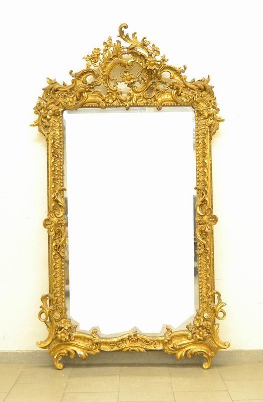  Specchiera, in stile Luigi XVI,  in legno laccato e intagliato a motivi