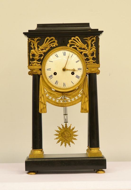  Orologio da tavolo, Impero, sec. XIX,  in lavagna, rapporti 
