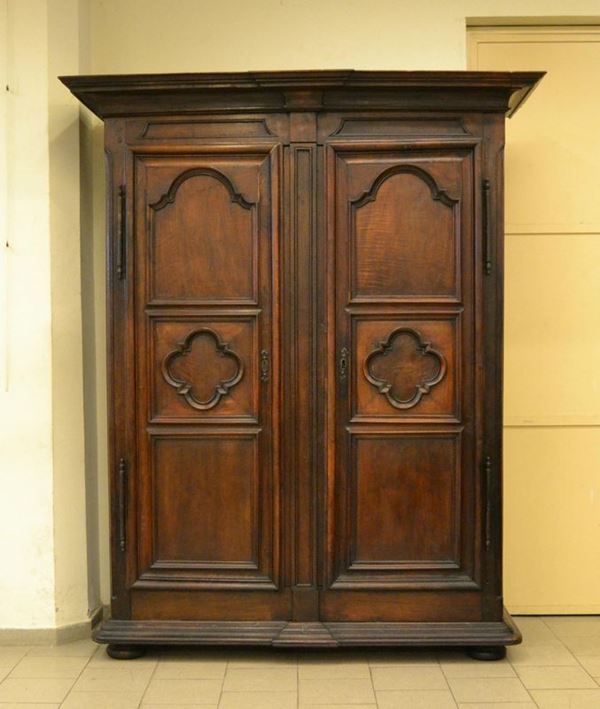  Armadio, Piemonte, sec. XVIII,  in noce,  - Asta Gioielli, argenti, modernariato, mobili e dipinti - Poggio Bracciolini Casa d'Aste