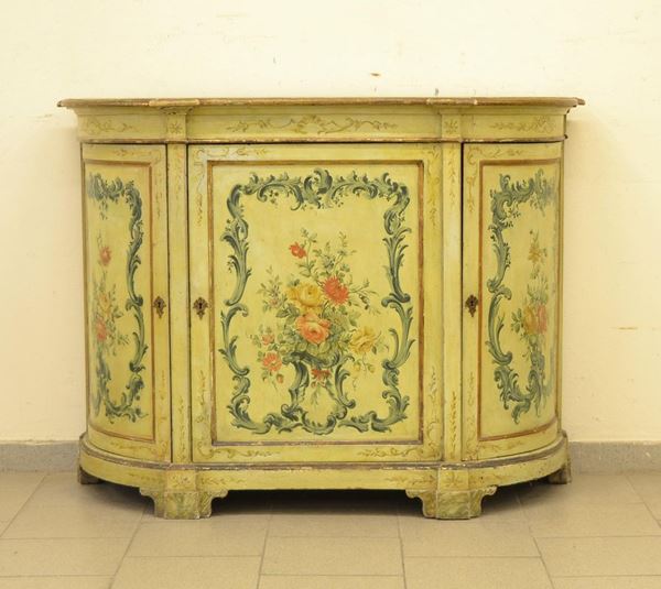  Credenzino, in stile francese del 700,  in legno laccato e 