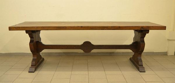  Tavolo fratina, in stile 700,  in noce, gambe a vaso e 