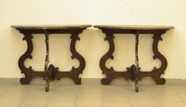  Coppia di consolle, in stile 600,  in noce, piano a   - Asta Gioielli, argenti, modernariato, mobili e dipinti - Poggio Bracciolini Casa d'Aste