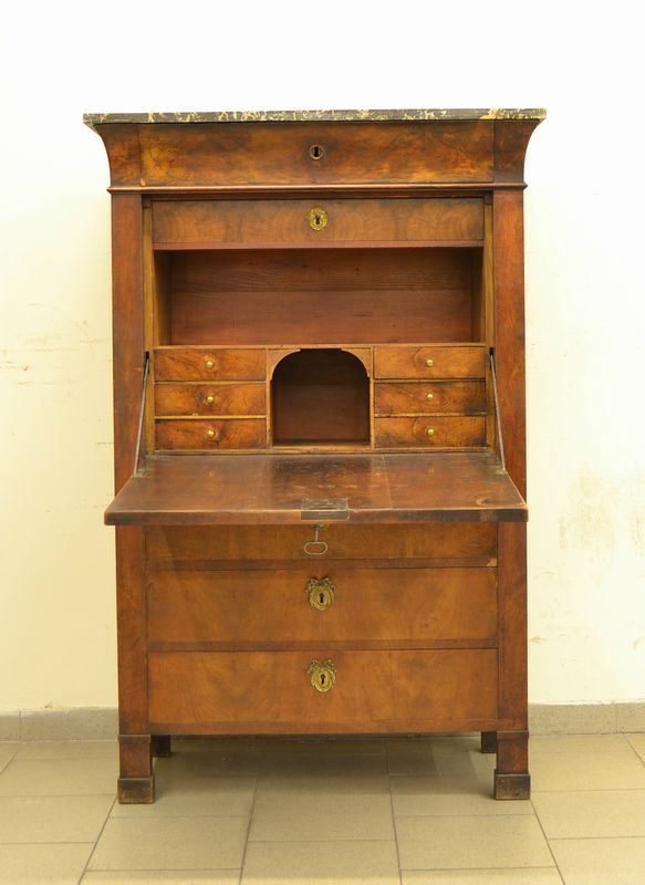  Segretaire, Francia, sec. XIX , in noce, quattro cassetti,  sportello a ribalta con internamente sei cassettini, cassetto grande e vani, cm 98x46x148   - Asta Gioielli, argenti, modernariato, mobili e dipinti - Poggio Bracciolini Casa d'Aste