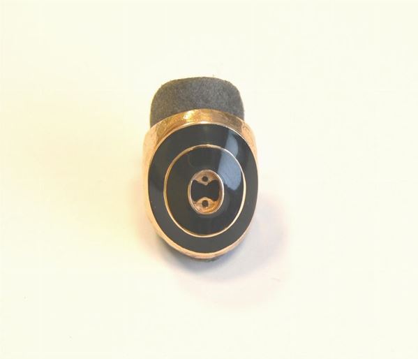 Anello in oro giallo e smalto&nbsp;&nbsp;&nbsp;&nbsp;&nbsp;&nbsp;&nbsp;&nbsp;&nbsp;&nbsp;&nbsp;&nbsp;&nbsp;&nbsp;&nbsp;&nbsp;&nbsp;&nbsp;&nbsp;&nbsp;&nbsp;&nbsp;&nbsp;&nbsp;&nbsp;&nbsp;&nbsp;&nbsp;&nbsp;&nbsp;&nbsp;&nbsp;&nbsp;&nbsp;&nbsp;&nbsp;&nbsp;&nbsp;&nbsp;&nbsp;&nbsp;&nbsp;&nbsp;&nbsp;&nbsp;