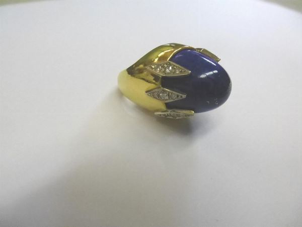 ANELLO, FINE ANNI '60, IN ORO GIALLO, ORO BIANCO, LAPISLAZZULI E DIAMANTI