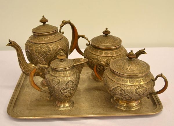 Servito da t&#352; e caff&#352;&nbsp; Afghanistan , sec. XX in argento&nbsp;&nbsp;&nbsp;&nbsp;&nbsp;&nbsp;&nbsp;&nbsp;&nbsp;&nbsp;&nbsp;&nbsp;&nbsp;&nbsp;&nbsp;&nbsp;&nbsp;&nbsp;&nbsp;