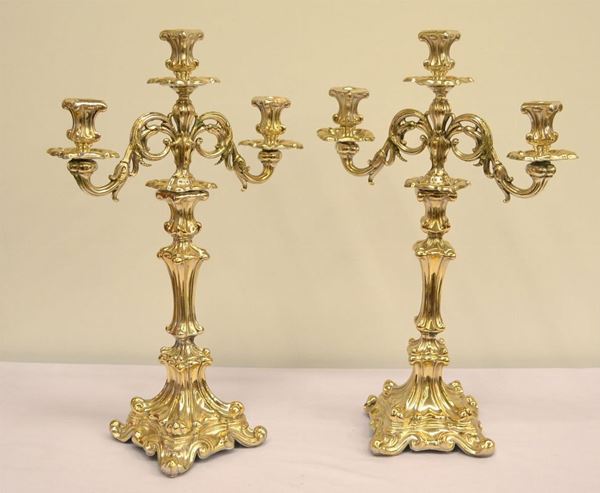 Coppia di candelabri , inizi sec.XX, in argento&nbsp;&nbsp;&nbsp;&nbsp;&nbsp;&nbsp;&nbsp;&nbsp;&nbsp;&nbsp;&nbsp;&nbsp;&nbsp;&nbsp;&nbsp;&nbsp;&nbsp;&nbsp;&nbsp;&nbsp;&nbsp;&nbsp;&nbsp;&nbsp;&nbsp;&nbsp;&nbsp;&nbsp;&nbsp;&nbsp;&nbsp;&nbsp;&nbsp;&nbsp;&nbsp;&nbsp;&nbsp;&nbsp;&nbsp;