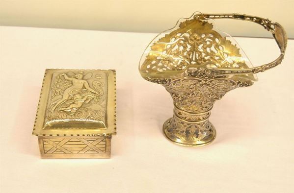 Scatola , Londra fine sec. XIX , in argento&nbsp;&nbsp;&nbsp;&nbsp;&nbsp;&nbsp;&nbsp;&nbsp;&nbsp;&nbsp;&nbsp;&nbsp;&nbsp;&nbsp;&nbsp;&nbsp;&nbsp;&nbsp;&nbsp;&nbsp;&nbsp;&nbsp;&nbsp;&nbsp;&nbsp;&nbsp;&nbsp;&nbsp;&nbsp;&nbsp;&nbsp;