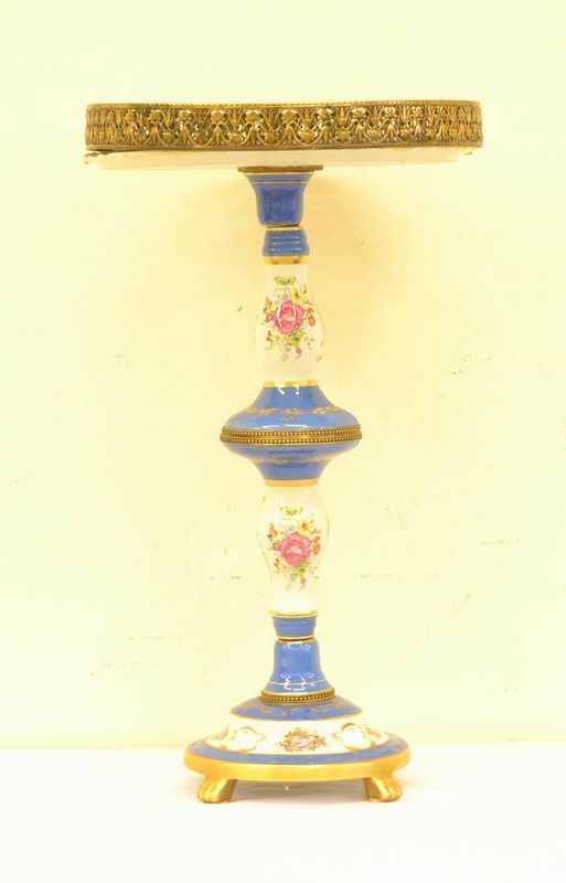 Tavolino da centro, Francia, inizi sec. XX, in ceramica decorata e dipinta  - Asta Antiquariato, Collezionismo & Gioielli - Poggio Bracciolini Casa d'Aste