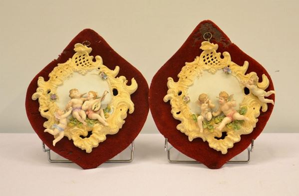 Due altorilievi, Italia meridionale, sec. XX, in bisquit,  - Asta Antiquariato, Collezionismo & Gioielli - Poggio Bracciolini Casa d'Aste