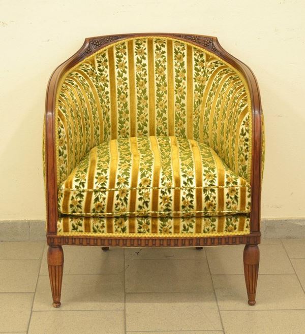Poltroncina a pozzetto, Francia, inizi sec. XX, in noce,