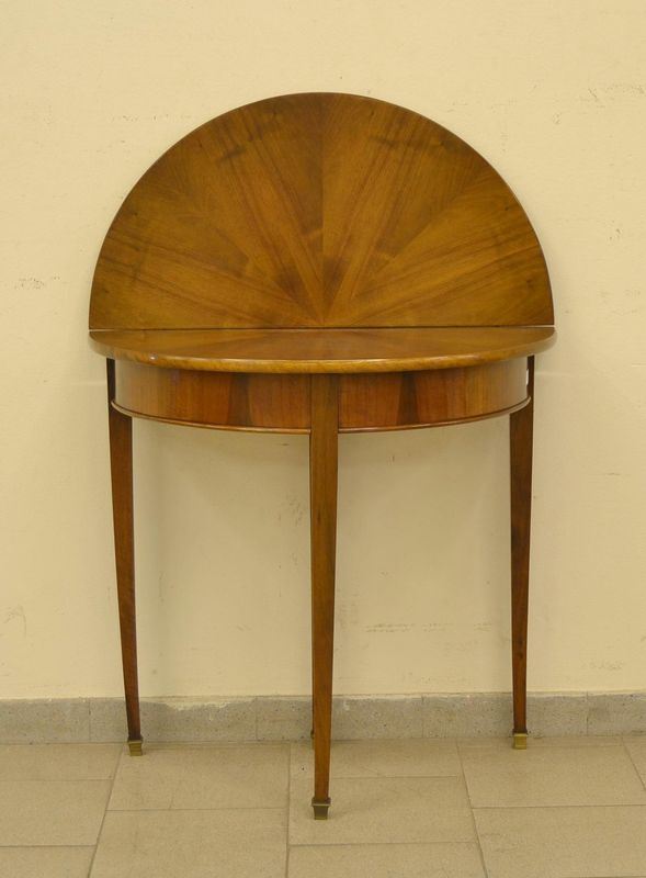 Tavolino da gioco, Toscana, inizi sec. XX, in noce, piano