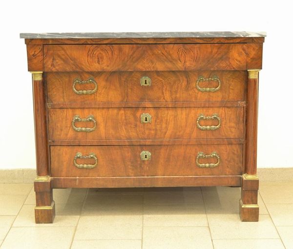Cassettone, Impero, fine sec. XIX, in radica di noce, a quattro cassetti,