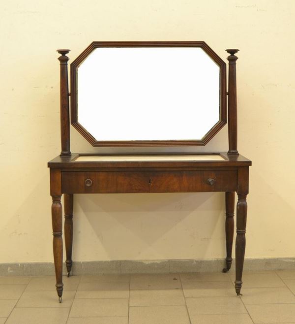 Toilette, sec. XIX, in noce, specchio a bilico, un cassetto,