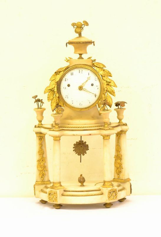 Orologio da tavolo, Francia, sec. XIX, in marmo, mostra in metallo,  - Asta Antiquariato, Collezionismo & Gioielli - Poggio Bracciolini Casa d'Aste