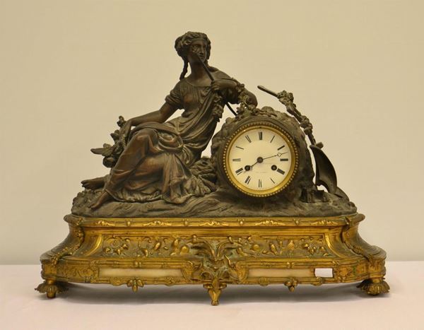 Orologio da tavolo, Francia, sec. XIX, in bronzo, base dorata e