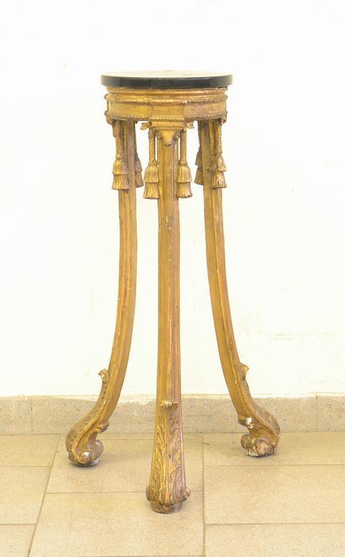 Portavasi, Francia, sec. XVIII, in legno laccato e decorato a motivi