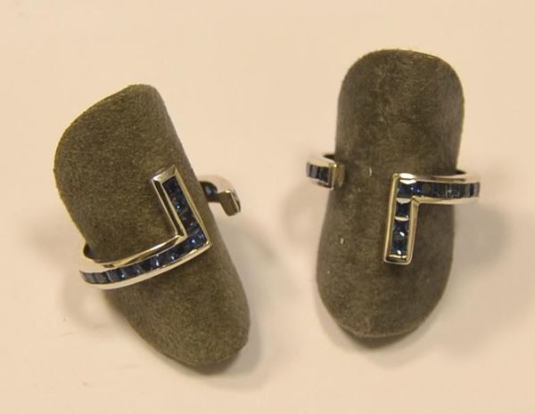 Due anelli in oro bianco e zaffiri marca Gucci