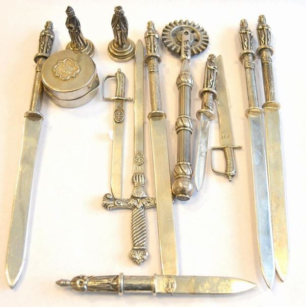 Sedici tagliacarte in argento 925&nbsp;&nbsp;&nbsp;&nbsp;&nbsp;&nbsp;&nbsp;&nbsp;&nbsp;&nbsp;&nbsp;&nbsp;&nbsp;&nbsp;&nbsp;&nbsp;&nbsp;&nbsp;&nbsp;&nbsp;&nbsp;&nbsp;&nbsp;&nbsp;&nbsp;&nbsp;&nbsp;&nbsp;&nbsp;&nbsp;&nbsp;&nbsp;&nbsp;&nbsp;&nbsp;&nbsp;&nbsp;&nbsp;&nbsp;&nbsp;&nbsp;