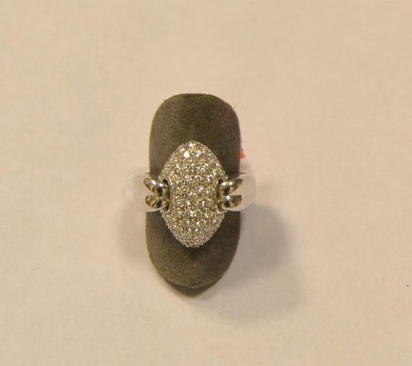Anello in oro bianco e diamanti