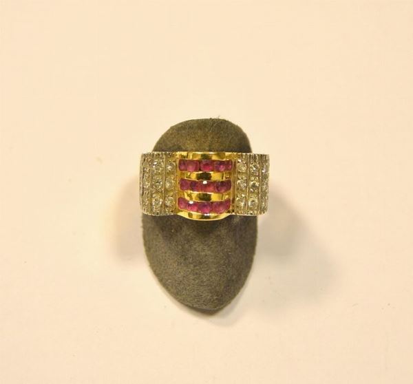 Anello in oro giallo,diamanti e rubini