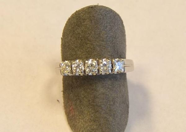 Anello riviera , in oro bianco e diamanti