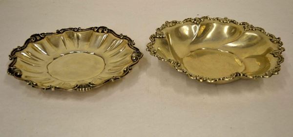 146.Due vaschette in argento, complessivi g 1100&nbsp;&nbsp;&nbsp;&nbsp;&nbsp;&nbsp;&nbsp;&nbsp;&nbsp;&nbsp;&nbsp;&nbsp;&nbsp;&nbsp;&nbsp;&nbsp;&nbsp;&nbsp;&nbsp;&nbsp;&nbsp;&nbsp;&nbsp;&nbsp;&nbsp;&nbsp;  - Asta Decorazione di interni - Poggio Bracciolini Casa d'Aste