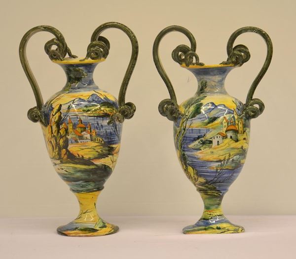 Coppia di anfore, sec. XX, in ceramica di Chianciano,  - Asta Decorazione di interni - Poggio Bracciolini Casa d'Aste