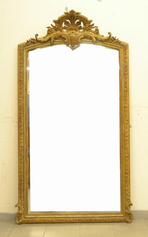 Specchiera, in stile 700, cornice in legno laccato e  - Asta Decorazione di interni - Poggio Bracciolini Casa d'Aste