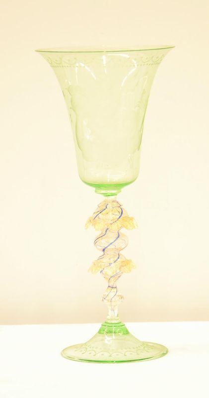 Bicchiere, sec. XIX, in vetro di Murano, coppa con figura di