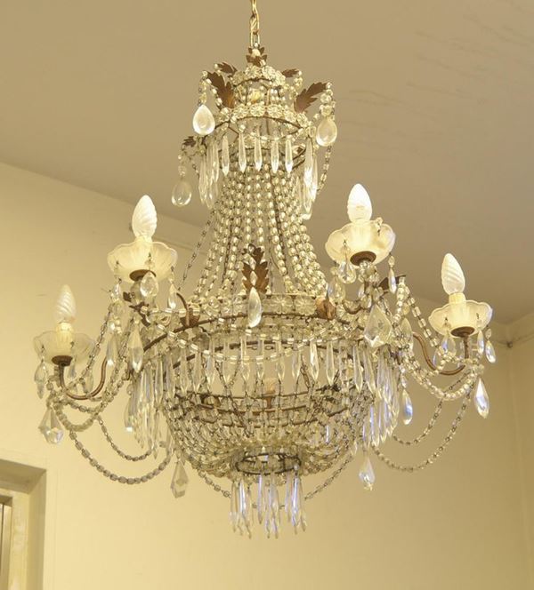 Lumiera, sec. XIX, in ferro battuto e fili di cristallo,  - Asta Decorazione di interni - Poggio Bracciolini Casa d'Aste