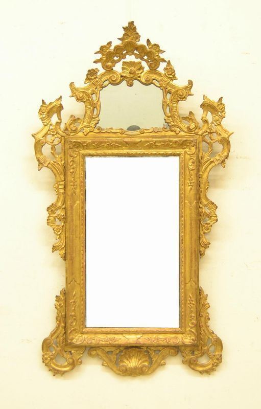 Specchiera, in stile 700, in legno laccato e  - Asta Decorazione di interni - Poggio Bracciolini Casa d'Aste