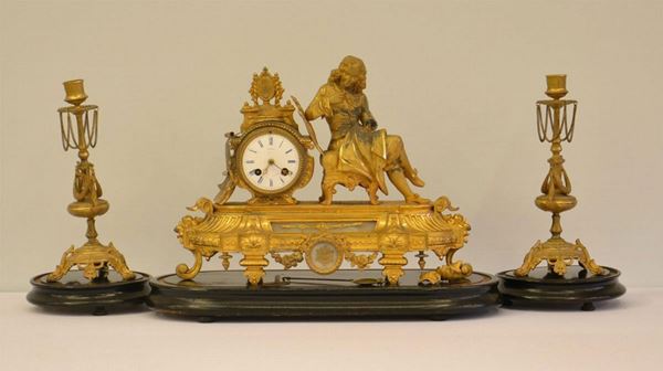 Orologio da tavolo e due candelieri, fine sec. XIX, in gelamina,