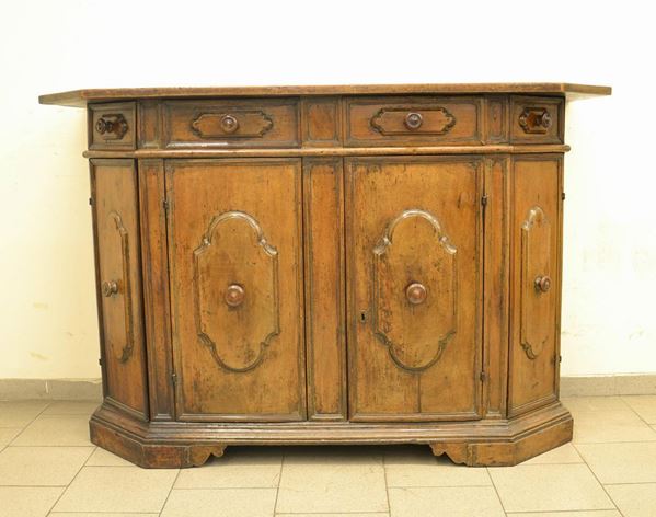 Credenza, Emilia, sec. XVIII, in noce scantonato,
