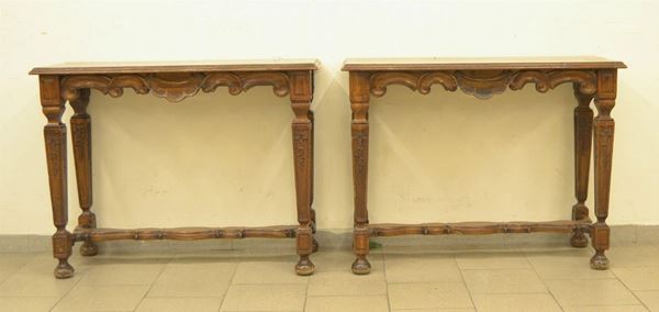 Coppia di consolle, in stile 700,