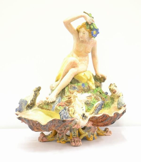 Scultura, sec. XX, in ceramica, raffigurante una fanciulla  - Asta Decorazione di interni - Poggio Bracciolini Casa d'Aste