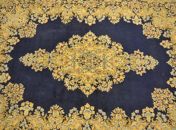 Tappeto persiano Kirman, fondo blu,