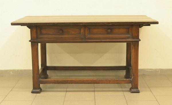 Scrivania, in stile 700, in noce, due cassetti, gambe a colonna