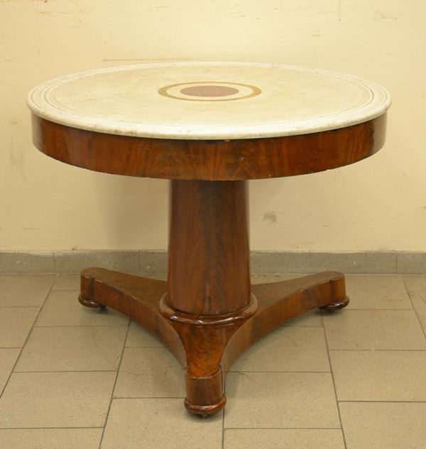 Tavolo, Impero, inizi sec. XIX, piano circolare in marmo lavorato,