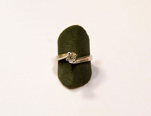 Anello in oro bianco e diamante