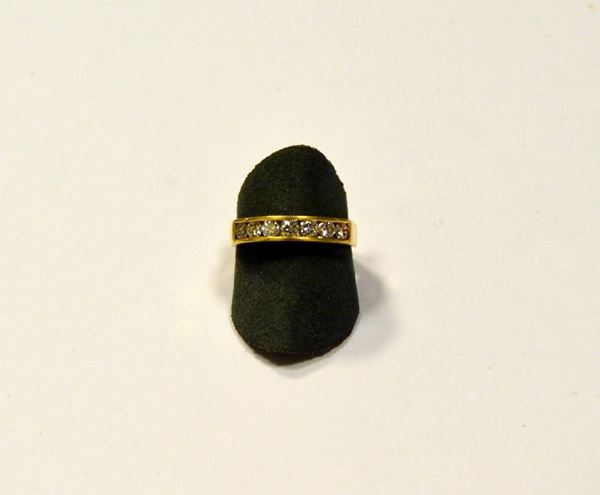 Anello in oro giallo e diamanti