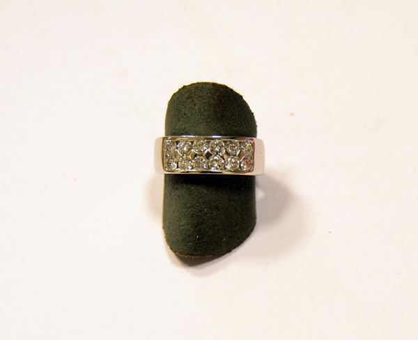 Anello in oro bianco e diamanti
