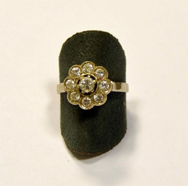 Anello in oro bianco e diamanti