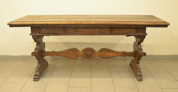 Tavolo, in stile 500, in noce,