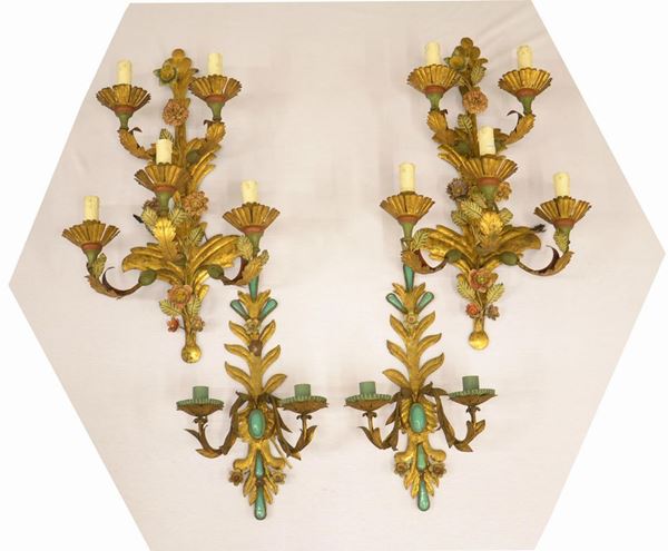 Coppia di applique, inizi sec. XX, in metallo dorato,
